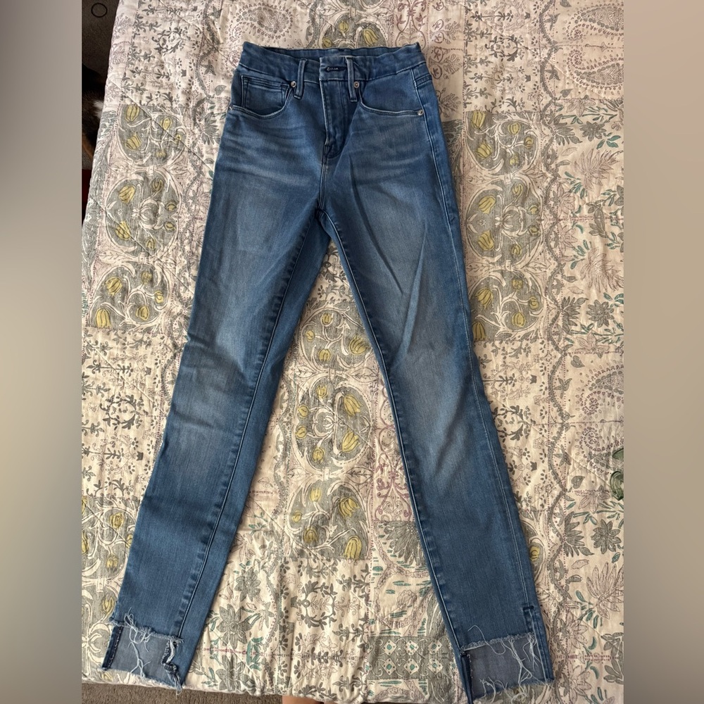 Good American Women's Skinny Jeans in Blue